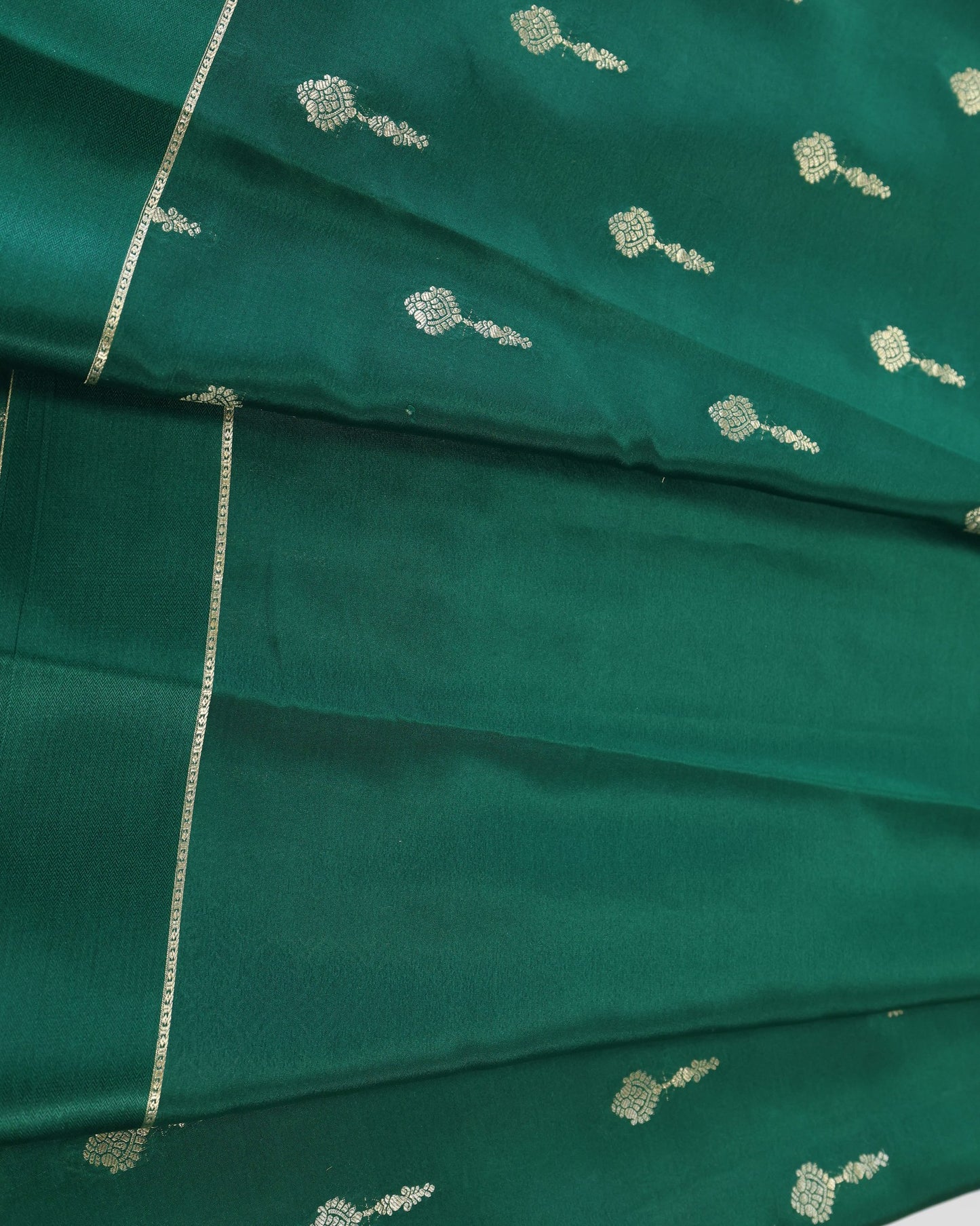 Bottle green gap boder wlth butta pure mysore silk