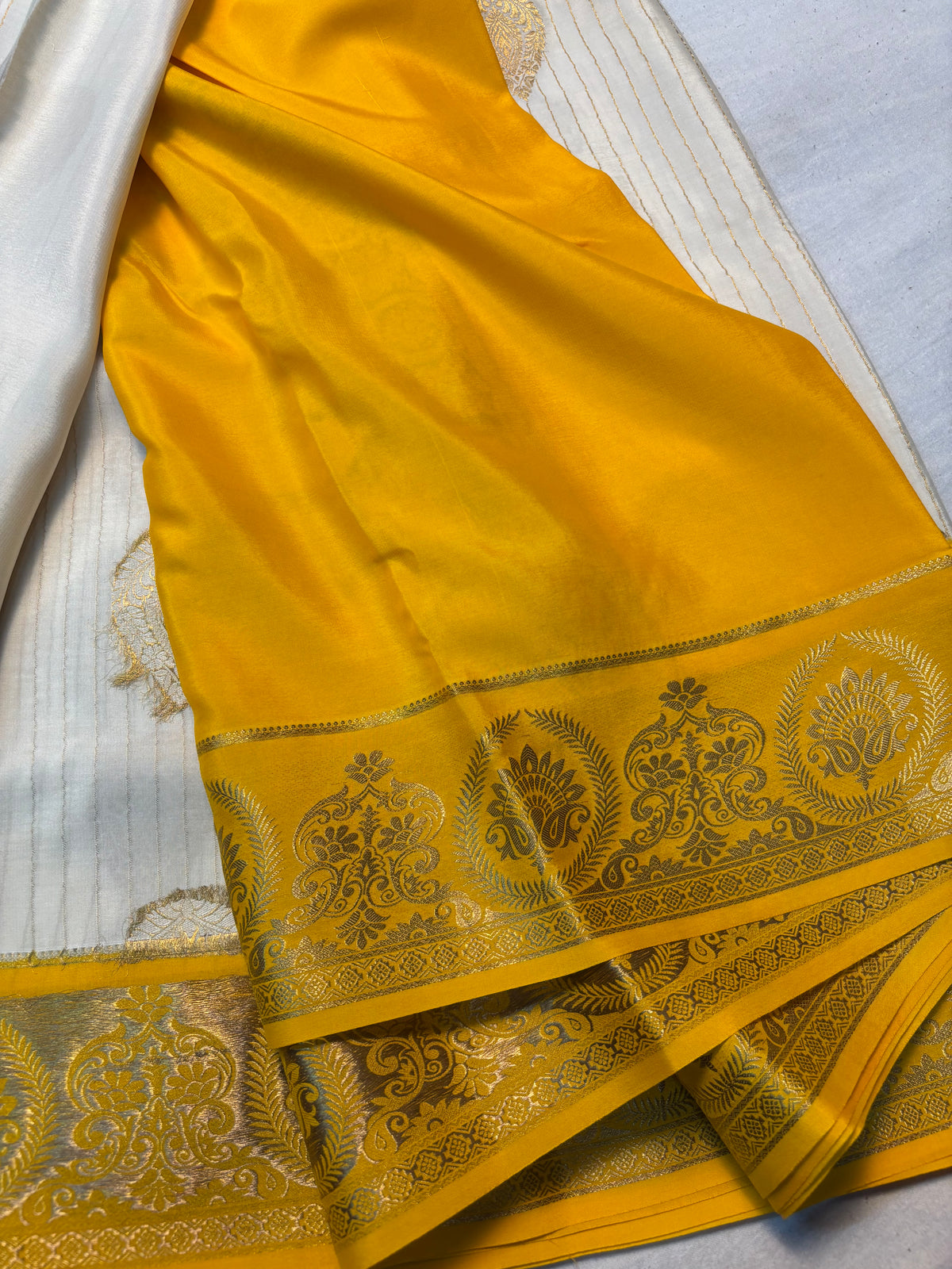 Pure Mysore Silk Big Butta Saree with Contrast Border -White