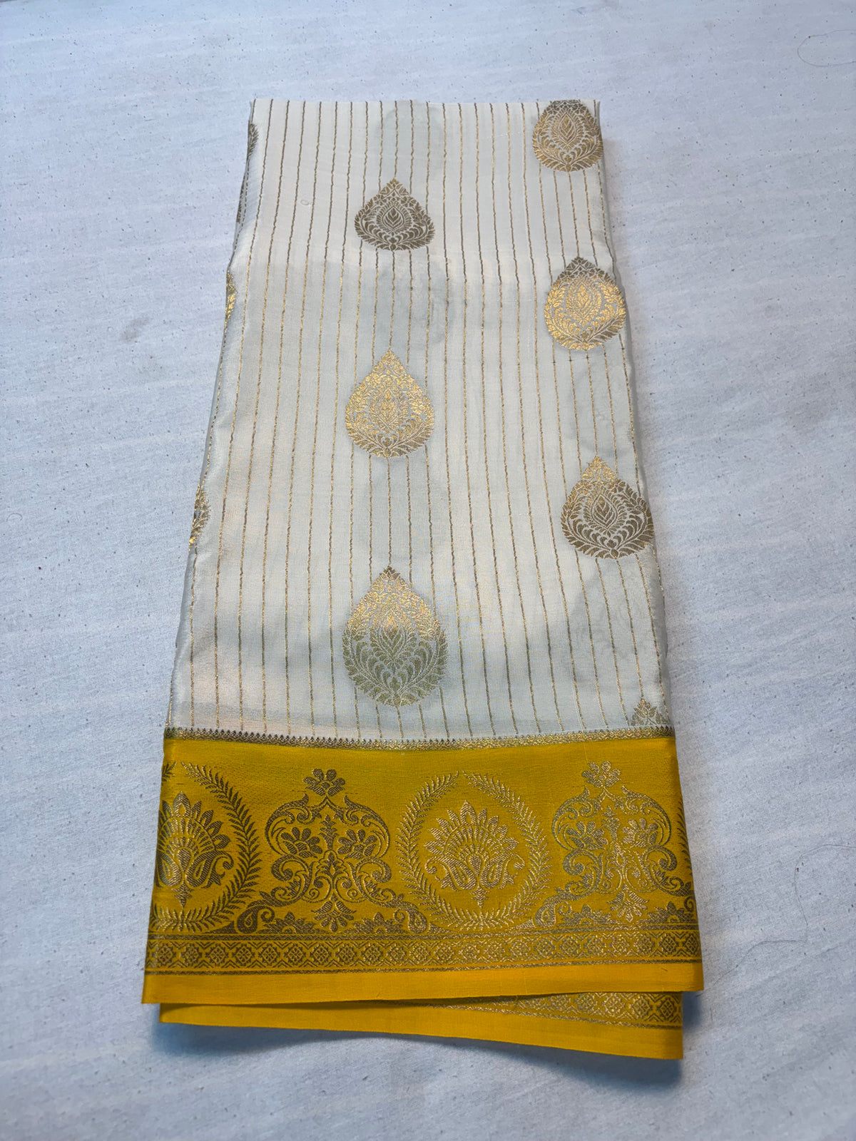 Pure Mysore Silk Big Butta Saree with Contrast Border -White