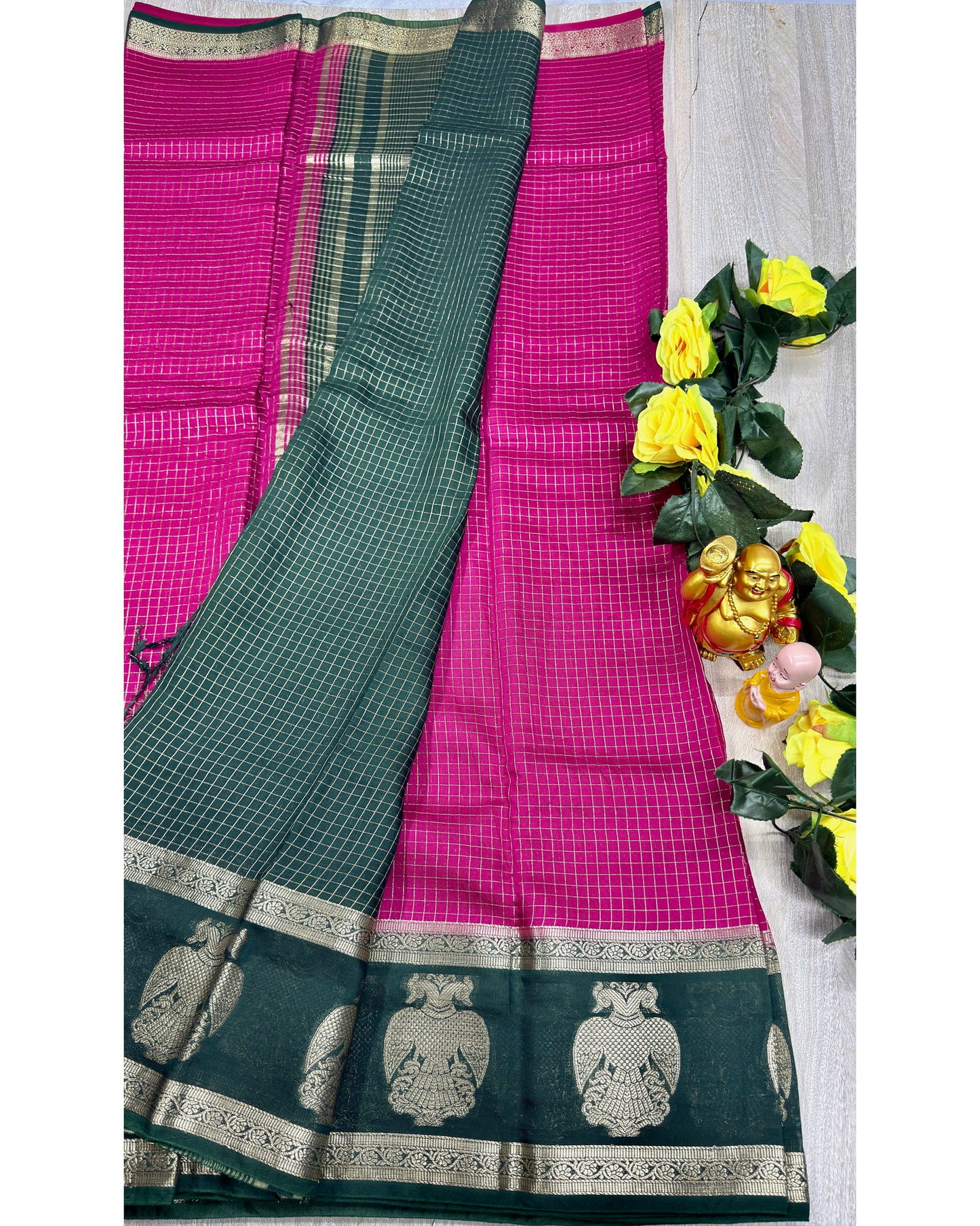 Pink with green gangabarunda boder