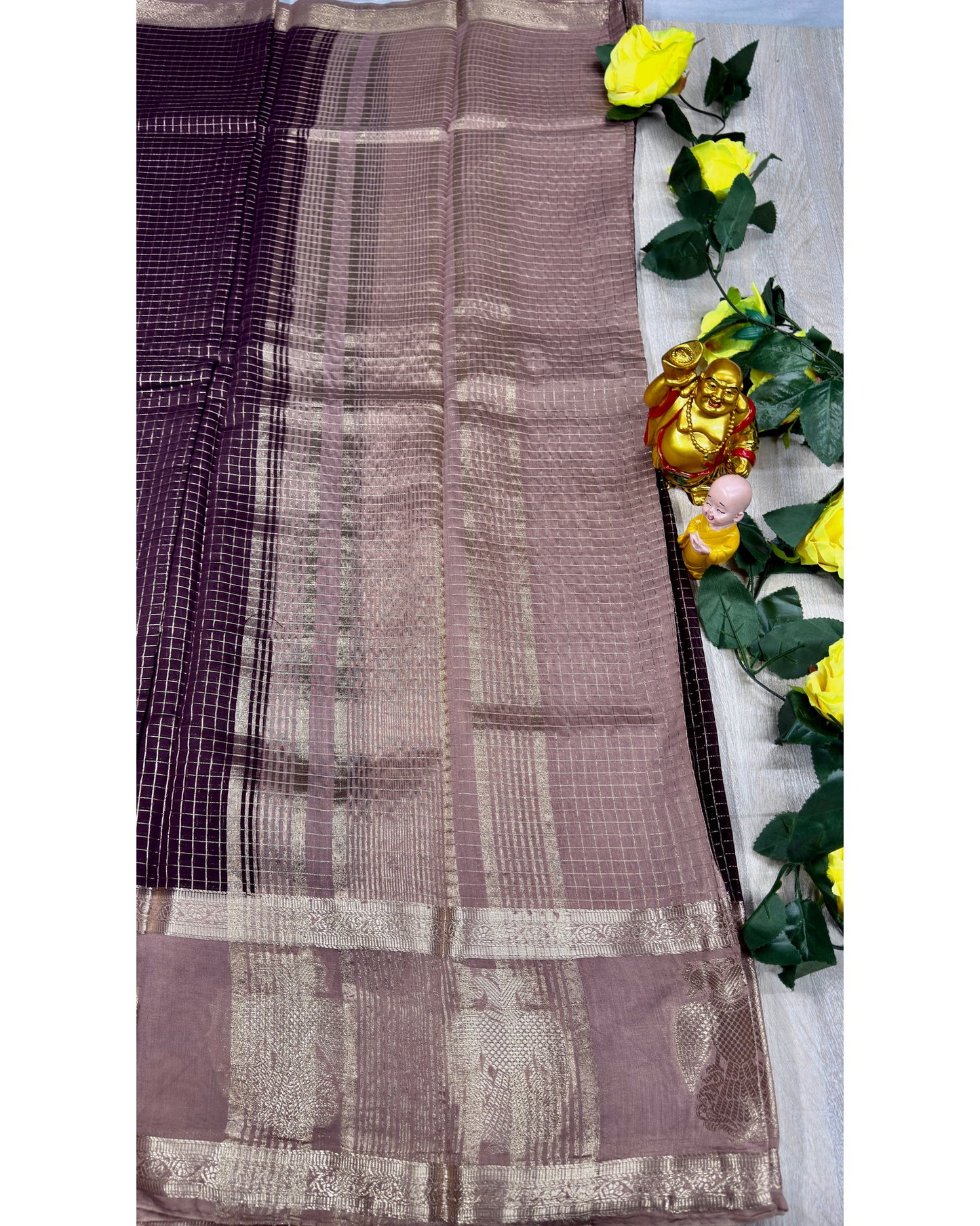 Marron with onion gray gangabarunda boder