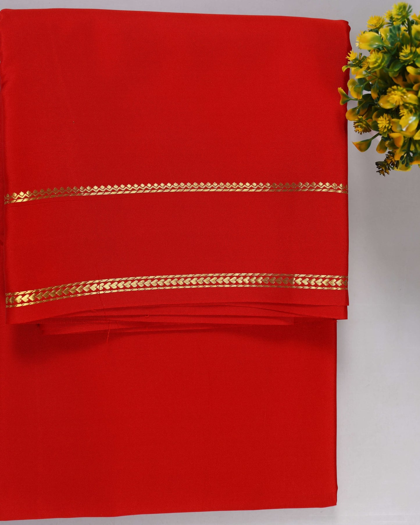 Red self with gap boder